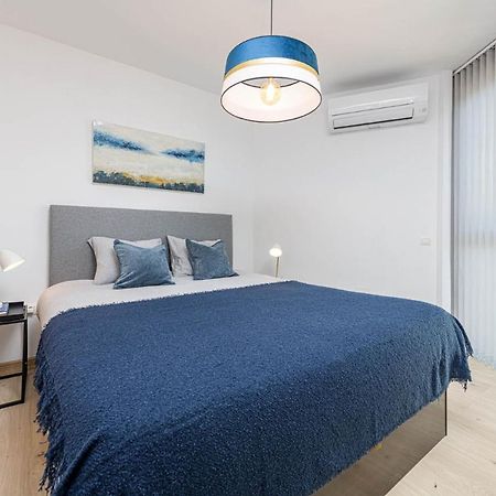 Mediterraneo Beach Apartment In Malaga By Solaga Holiday Homes Bagian luar foto