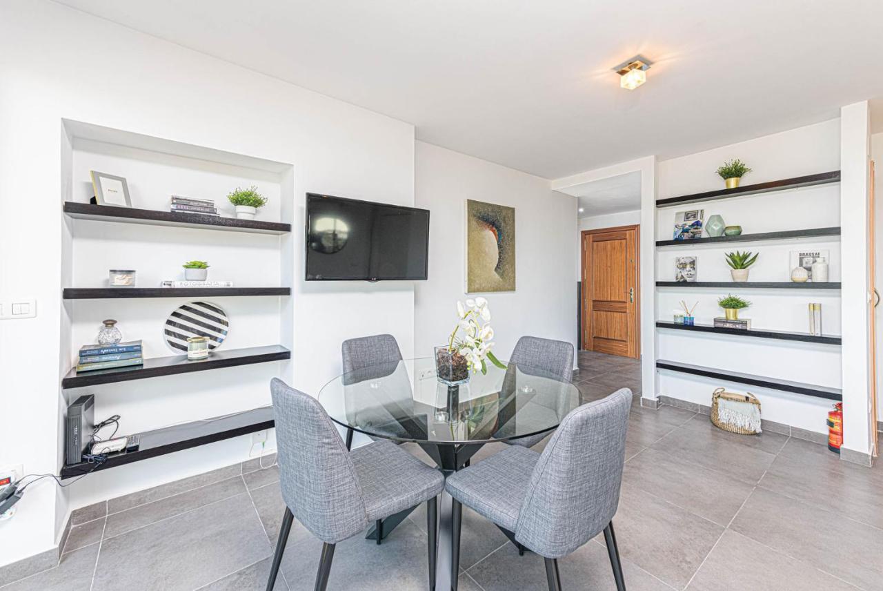 Mediterraneo Beach Apartment In Malaga By Solaga Holiday Homes Bagian luar foto