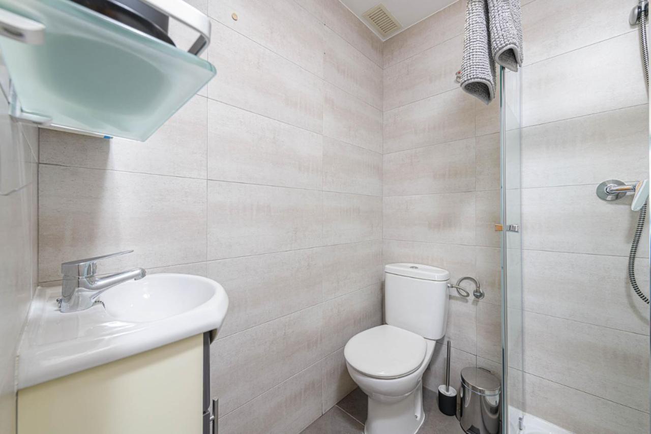 Mediterraneo Beach Apartment In Malaga By Solaga Holiday Homes Bagian luar foto